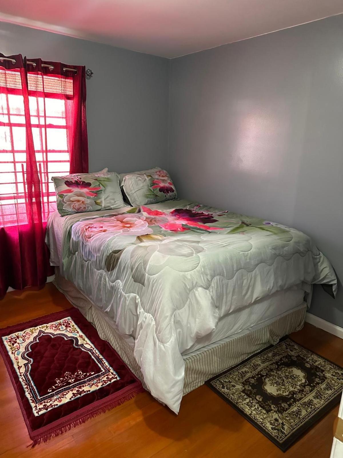 Divine Villa Guest House 65 Sherman 6Mins To Airport And 4Mins To Penn Station Newark Extérieur photo
