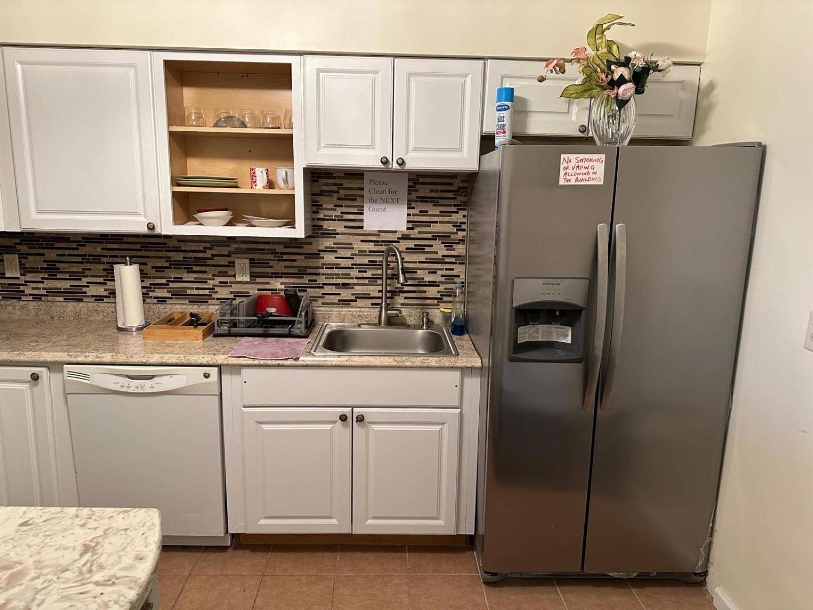 Divine Villa Guest House 65 Sherman 6Mins To Airport And 4Mins To Penn Station Newark Extérieur photo